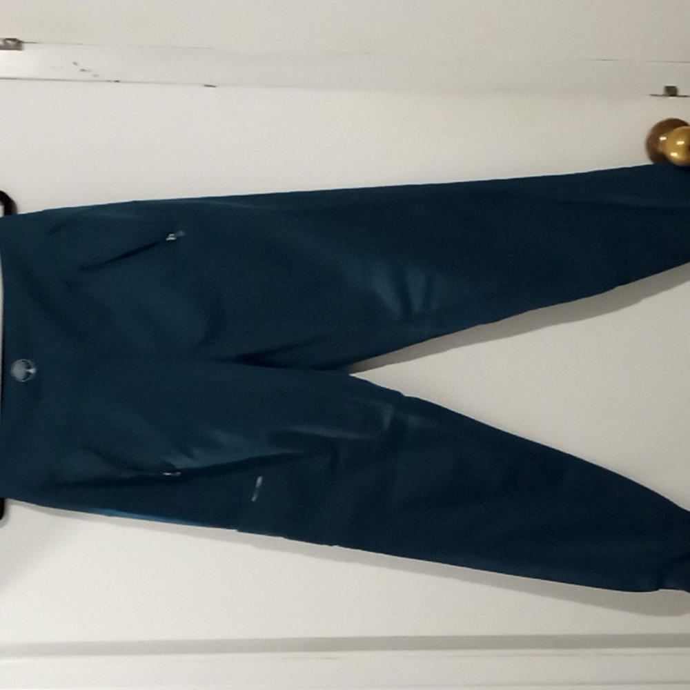 Scrub set - Picture 2 of 2